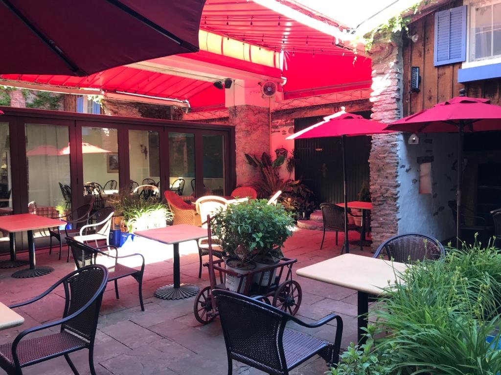 Dinkel`s Restaurant & Courtyard